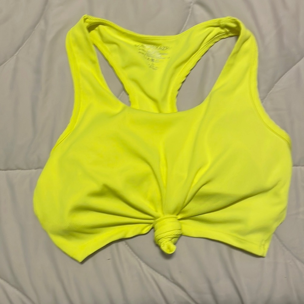 BCBG MAXAZRIA Sports Bra/Workout Top. Size L. Lightly worn